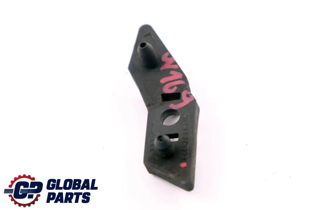 Kotflügel Halter Vorne Links für Mercedes A W169 mit Teilenummer A1698820127 Mercedes A W169 Kotflügel Halter Vorne Links - SKU A1698820127 - Teilenummer A1698820127