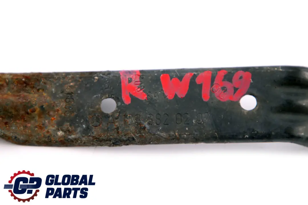 Wspornik Błotnika Prawy Przód do Mercedes W169 o numerze A1698820207 Mercedes W169 Wspornik Błotnika Prawy Przód - SKU A1698820207 - Numer Części A1698820207
