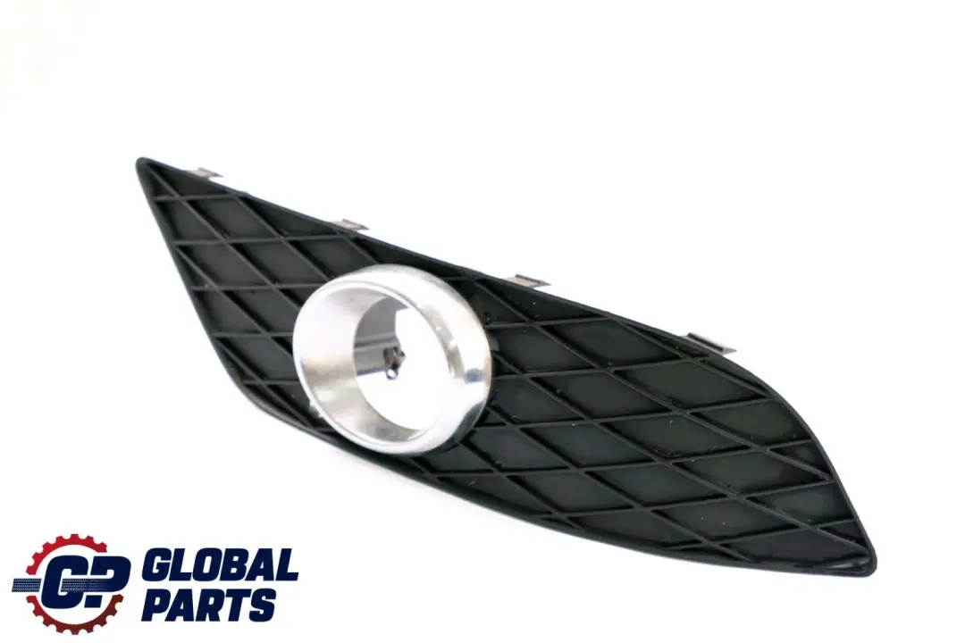 Pare-chocs avant Feu antibrouillard Couvercle droit pour Mercedes W245 à propos du numéro de pièce A1698852822 Mercedes W245 Pare-chocs avant Feu antibrouillard Couvercle droit - SKU A1698852822 - Numéro de pièce A1698852822