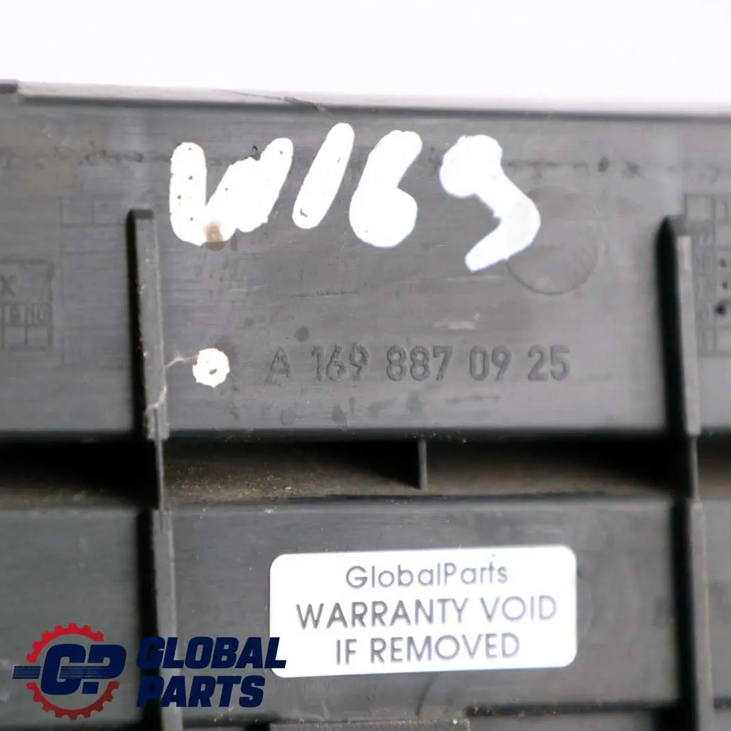 Mercedes A W169 Osłona Lampy Przeciwmgielnej Lewa - SKU A1698870925 - Numer Części A1698870925