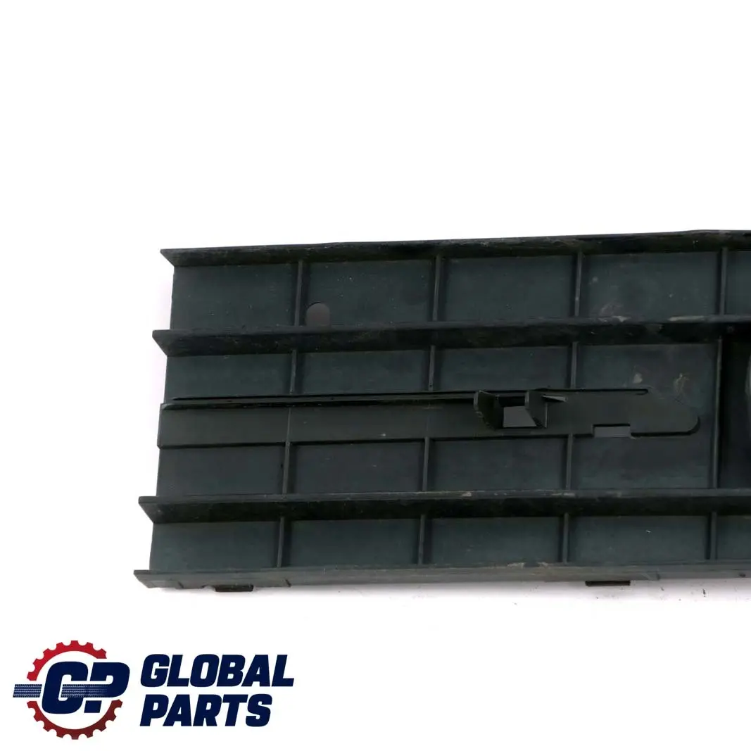 Copertura Della Lampada Fendinebbia Paraurti Anteriore per Mercedes W169 con numero di parte A1698870925 Mercedes W169 Copertura Della Lampada Fendinebbia Paraurti Anteriore - SKU A1698870925 - Numero di parte A1698870925