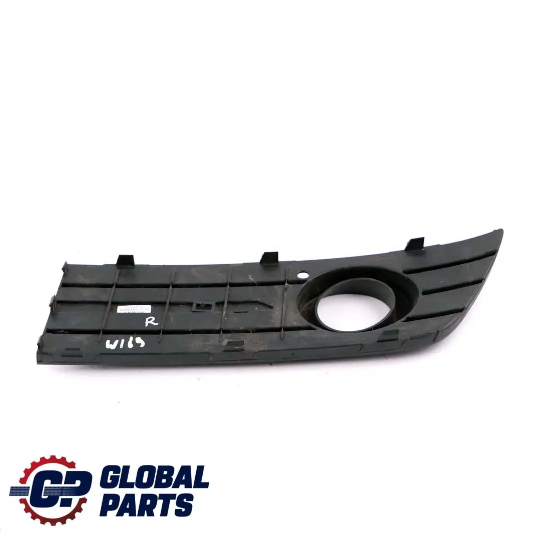 Copertura Della Lampada Fendinebbia Anteriore Destra Mercedes W169 per con numero di parte A1698871025 Copertura Della Lampada Fendinebbia Anteriore Destra Mercedes W169 - SKU A1698871025 - Numero di parte A1698871025