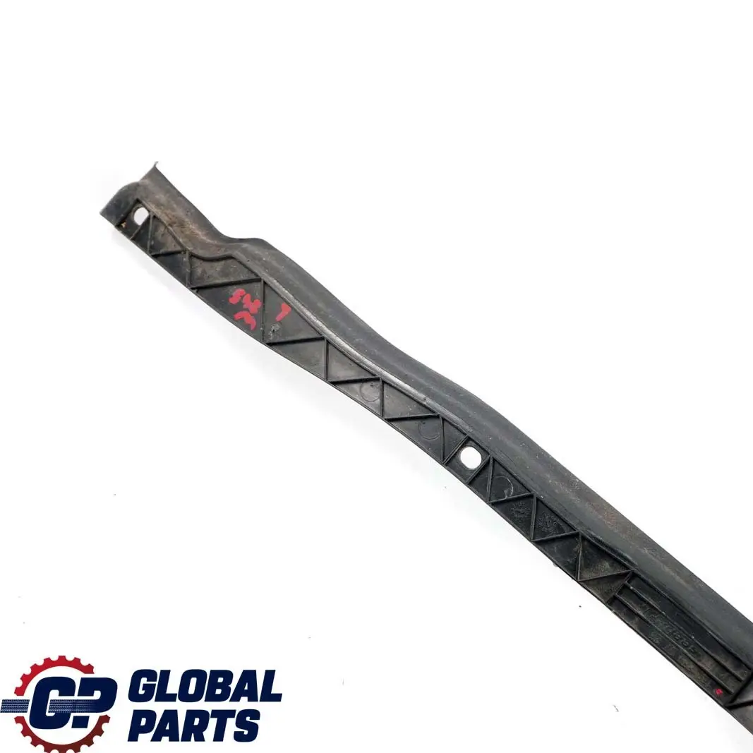  Mercedes-Benz W245 Supporto staffa pannello parafango anteriore sinistro - SKU A1698890725 - Numero di parte A1698890725