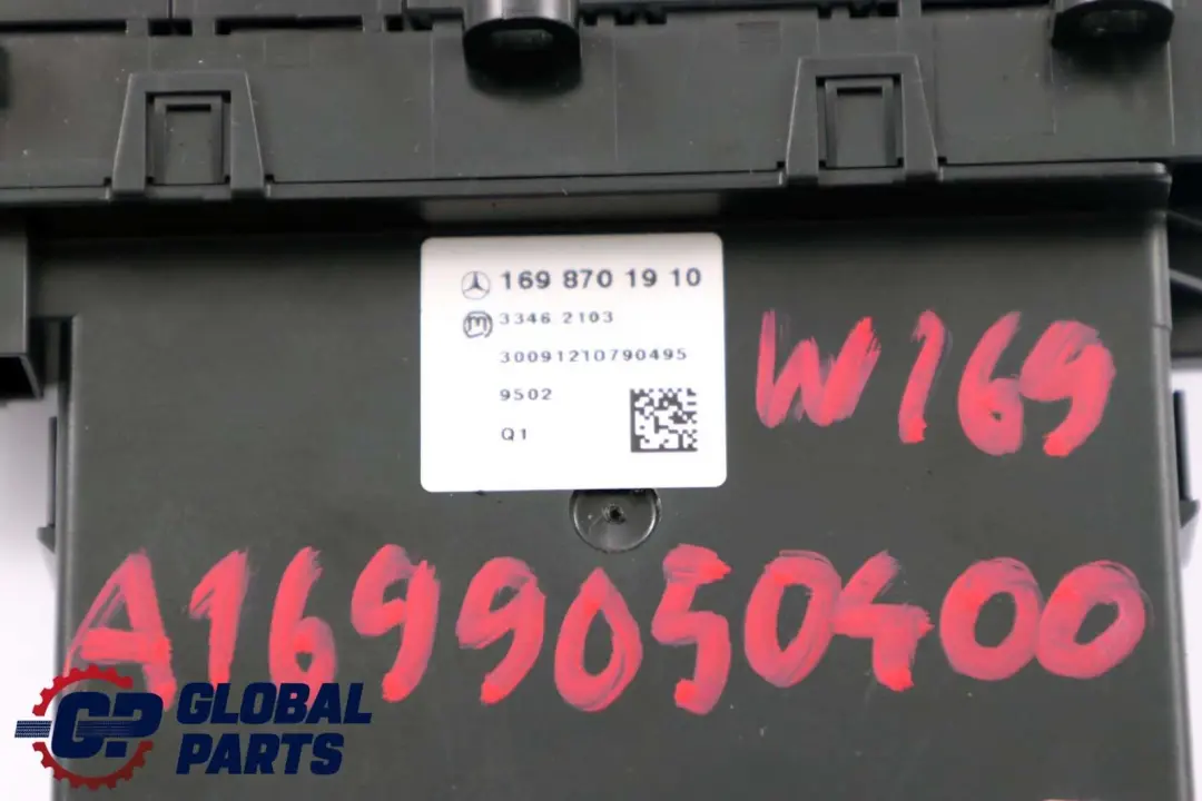 Mercedes W169 W245 PDC Commutateur de contrôle de stationnement Mode remorquage - SKU A1699050400 - Numéro de pièce A1698208410