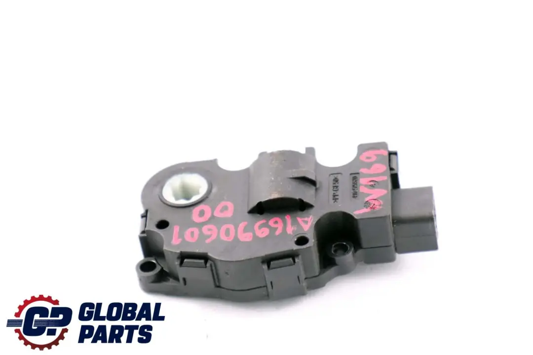 Aire Acondicionado A/C Flap Control Stepper Motor para Mercedes W169 W205 con número de pieza A1699060100 Mercedes W169 W205 Aire Acondicionado A/C Flap Control Stepper Motor - SKU A1699060100 - Número de pieza A1699060100