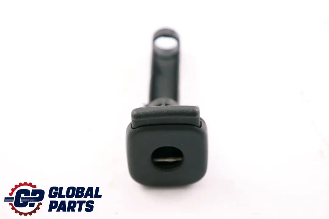 Guide appui-tête siège avant côté gauche pour Mercedes W169 W245 à propos du numéro de pièce A1699100117 Mercedes W169 W245 Guide appui-tête siège avant côté gauche - SKU A1699100117 - Numéro de pièce A1699100117