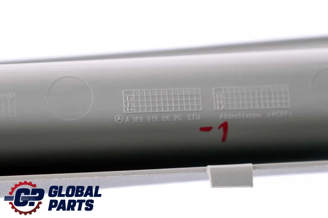 Osłona Szyny Fotela Prawa Szara do Mercedes W169 W245 o numerze A1699190620 Mercedes W169 W245 Osłona Szyny Fotela Prawa Szara - SKU A1699190620-1 - Numer Części A1699190620