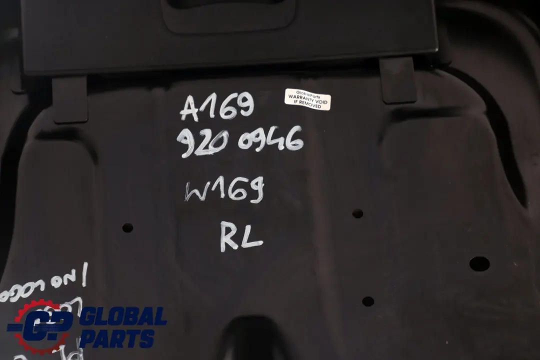 Sedile posteriore sinistro Rivestimento cuscino pelle nera per Mercedes W169 con numero di parte A1699200946 Mercedes W169 Sedile posteriore sinistro Rivestimento cuscino pelle nera - SKU A1699200946 - Numero di parte A1699200946