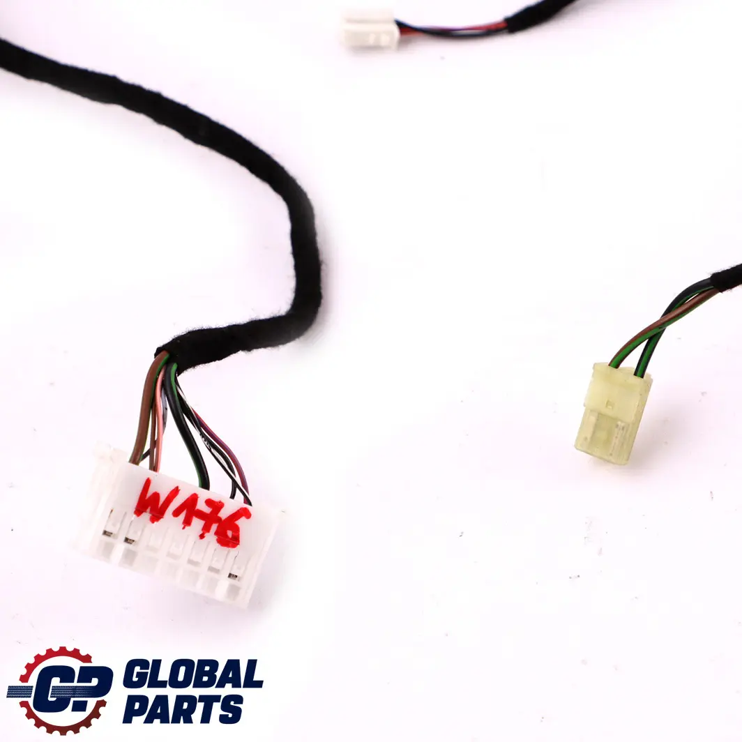 Wiązka Kable Konsoli do MERCEDES W176 o numerze A1765405905 MERCEDES W176 Wiązka Kable Konsoli - SKU A1765405905 - Numer Części A1765405905