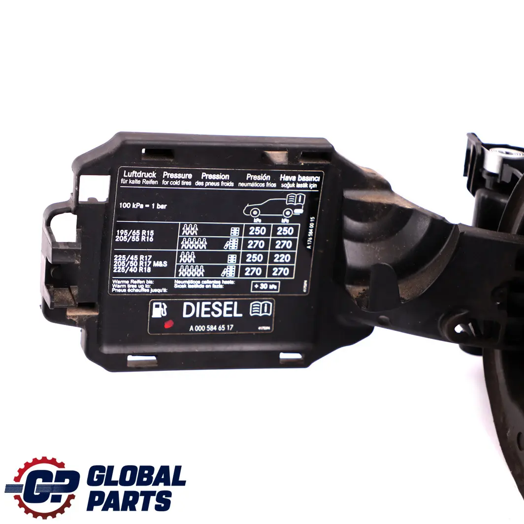 Klapka Wlewu Paliwa do Mercedes W176 o numerze A1766300900 Mercedes W176 Klapka Wlewu Paliwa - SKU A1766300900 - Numer Części A1766300900