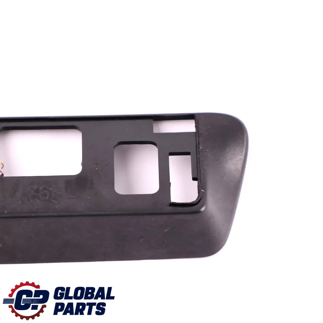Mercedes W176 Tableau d'instrumentation Cache central - SKU A1766800107 - Numéro de pièce A1766800107