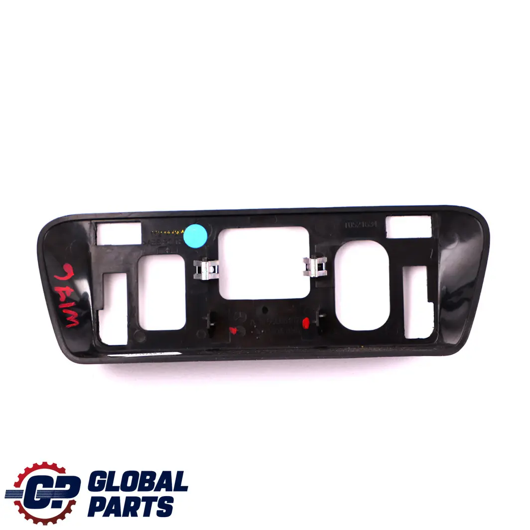 Tablero de instrumentos Tapa central Embellecedor para Mercedes W176 con número de pieza A1766800107 Mercedes W176 Tablero de instrumentos Tapa central Embellecedor - SKU A1766800107 - Número de pieza A1766800107