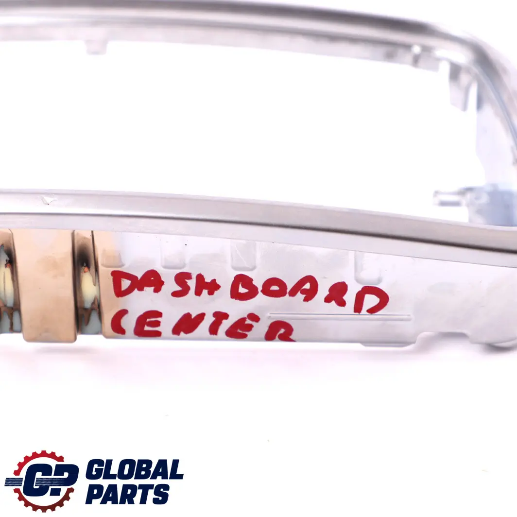 Hauptgerät Navi Abdeckung Chrom für Mercedes W176 C117 mit Teilenummer A1766890018 Mercedes W176 C117 Hauptgerät Navi Abdeckung Chrom - SKU A1766890018 - Teilenummer A1766890018