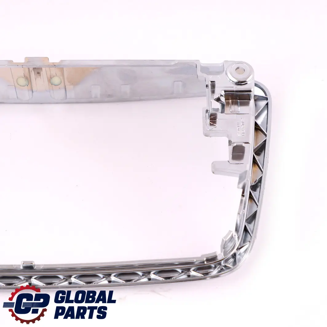 Hauptgerät Navi Abdeckung Chrom für Mercedes W176 C117 mit Teilenummer A1766890018 Mercedes W176 C117 Hauptgerät Navi Abdeckung Chrom - SKU A1766890018 - Teilenummer A1766890018