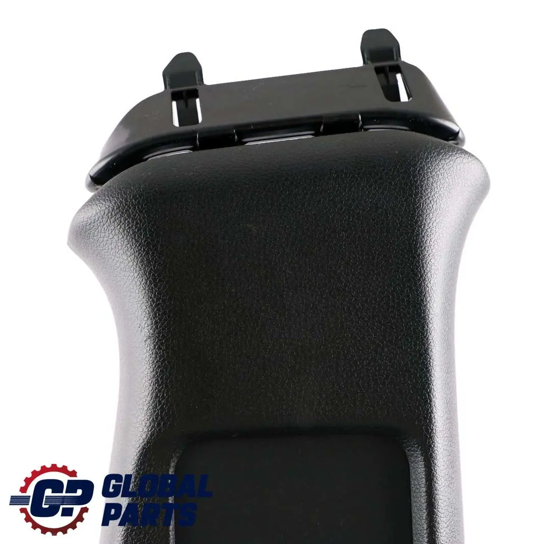 Obere B-Säulen-Zierabdeckung Rechts für Mercedes W176 mit Teilenummer A1766902000 Mercedes W176 Obere B-Säulen-Zierabdeckung Rechts - SKU A1766902000 - Teilenummer A1766902000