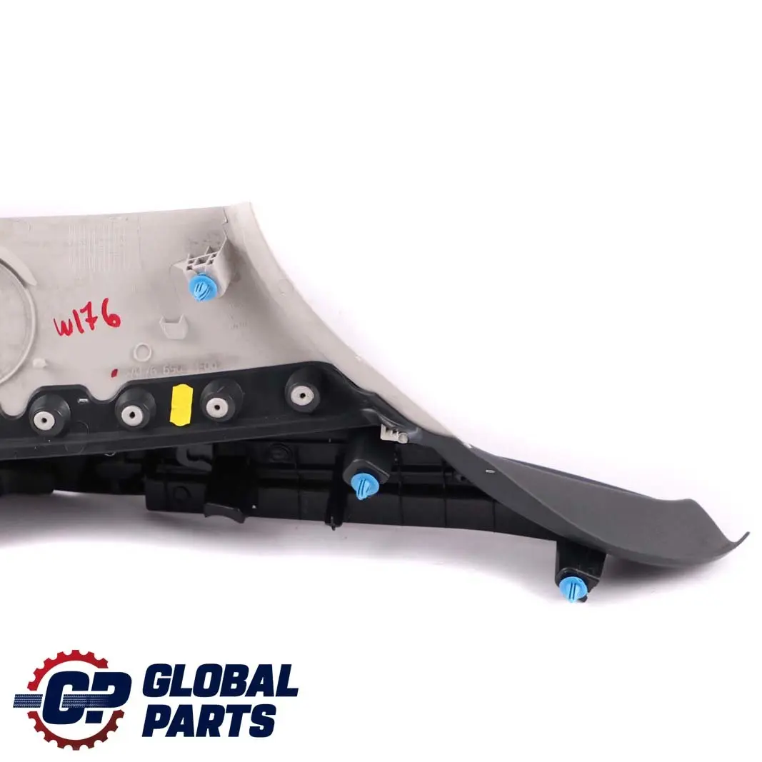 Linke C-Säulenverkleidung Grau Schwarz für Mercedes W176 mit Teilenummer A1766902100 Mercedes W176 Linke C-Säulenverkleidung Grau Schwarz - SKU A1766902100 - Teilenummer A1766902100