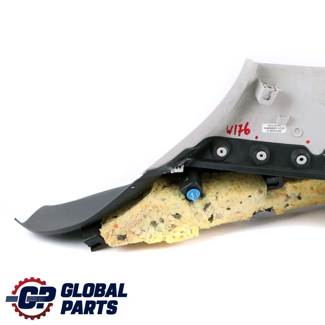 Rivestimento del montante C destro Grigio Nero per Mercedes W176 con numero di parte A1766902200 Mercedes W176 Rivestimento del montante C destro Grigio Nero - SKU A1766902200 - Numero di parte A1766902200