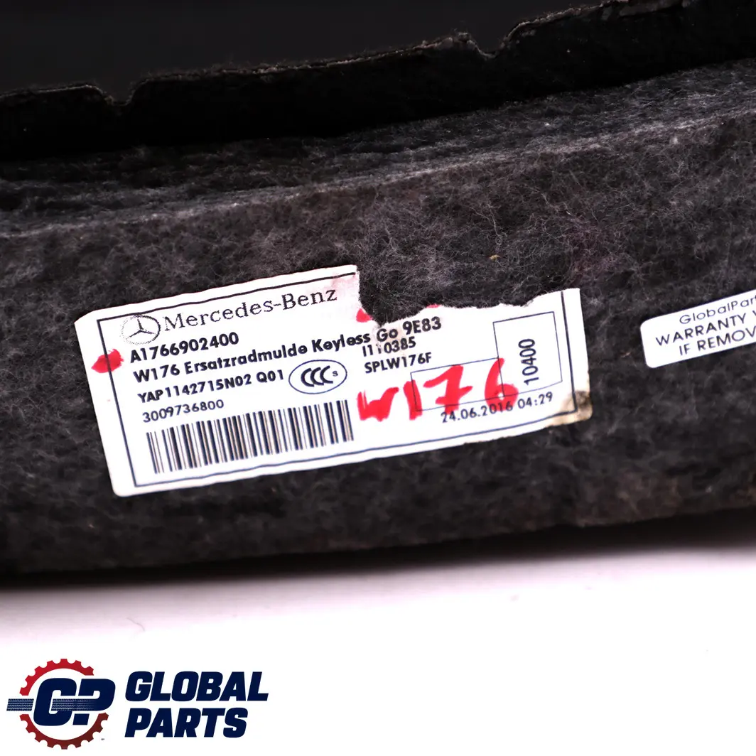 Tapicerka Wykładzina Bagażnika Koła Zapasowego do Mercedes W176 o numerze A1766902400 Mercedes W176 Tapicerka Wykładzina Bagażnika Koła Zapasowego - SKU A1766902400 - Numer Części A1766902400