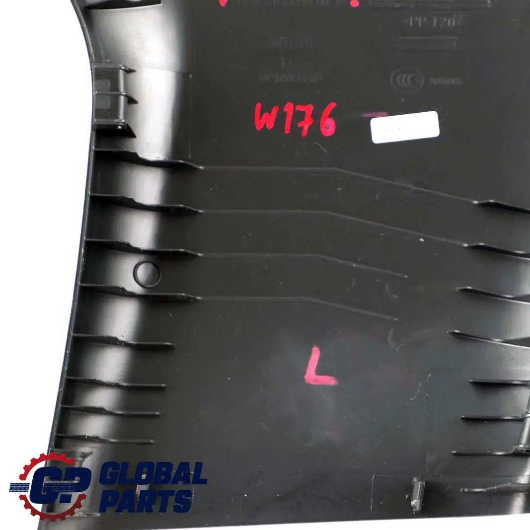 Sinistra Coperchio rivestimento montante B inferiore per Mercedes W176 con numero di parte A1766920100 Mercedes W176 Sinistra Coperchio rivestimento montante B inferiore - SKU A1766920100 - Numero di parte A1766920100