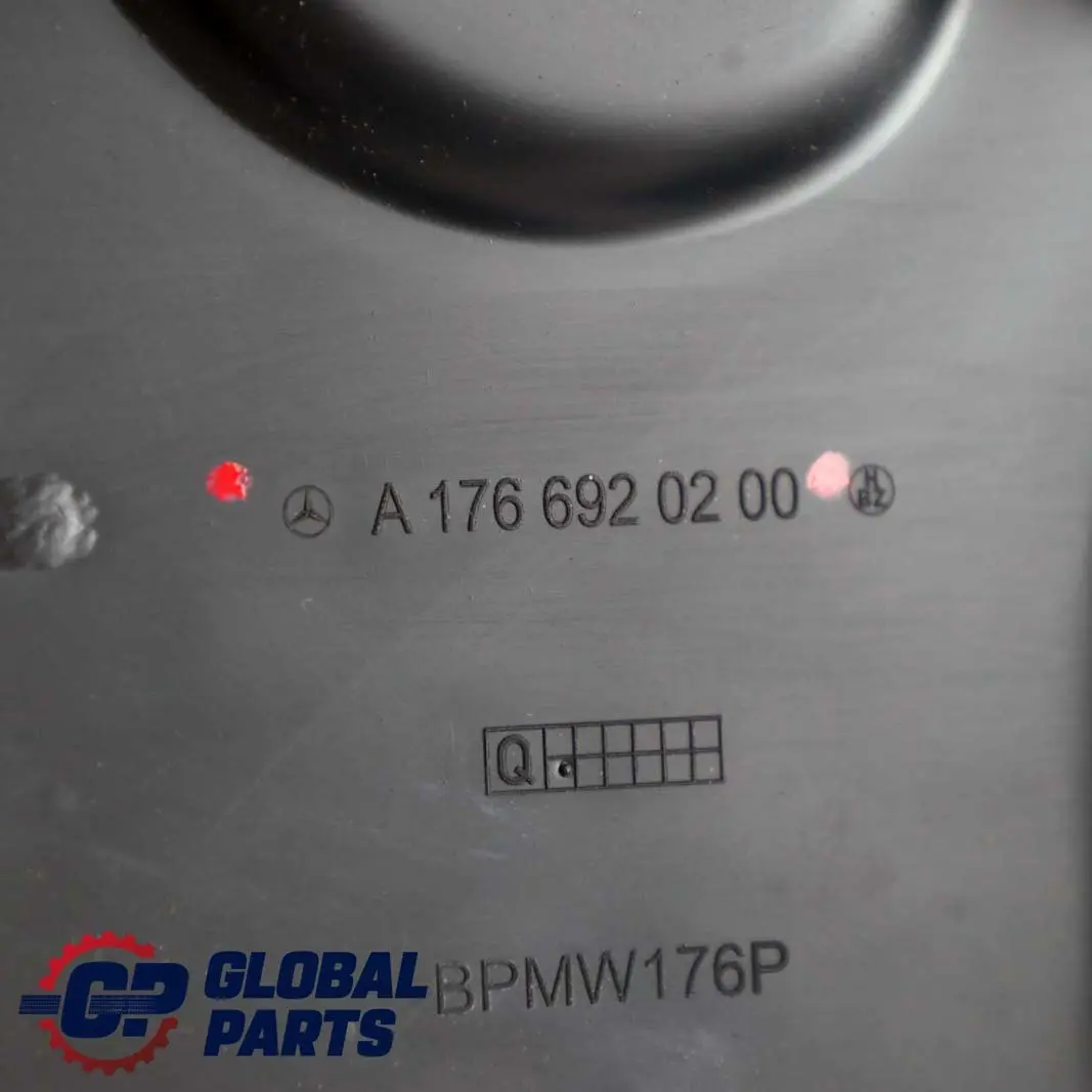 Destra Coperchio inferiore del montante B per Mercedes A W176 con numero di parte A1766920200 Mercedes A W176 Destra Coperchio inferiore del montante B - SKU A1766920200 - Numero di parte A1766920200