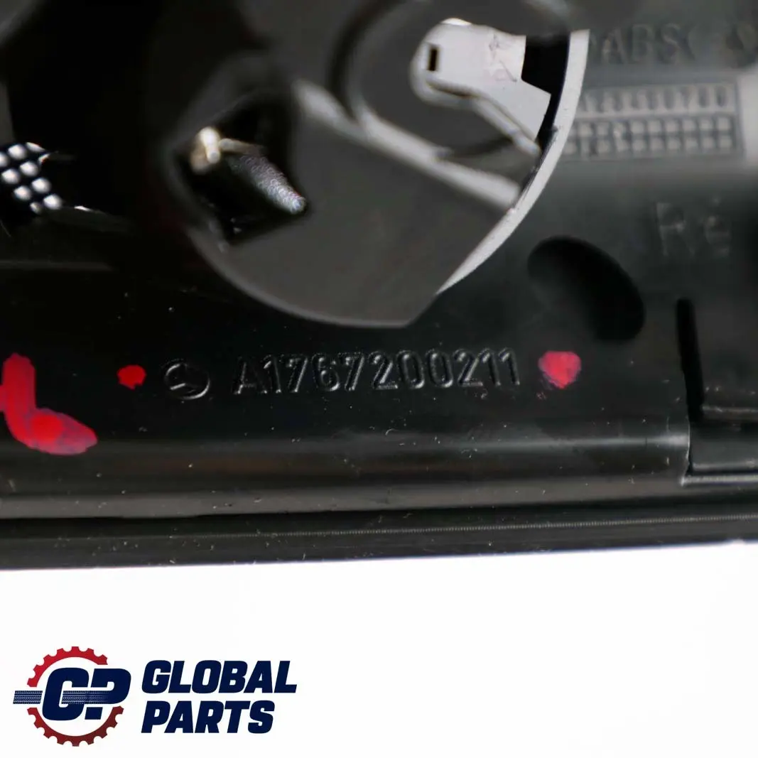 Trójkąt Osłona Lusterka Prawa do Mercedes W176 o numerze A1767200211 Mercedes W176 Trójkąt Osłona Lusterka Prawa - SKU A1767200211 - Numer Części A1767200211