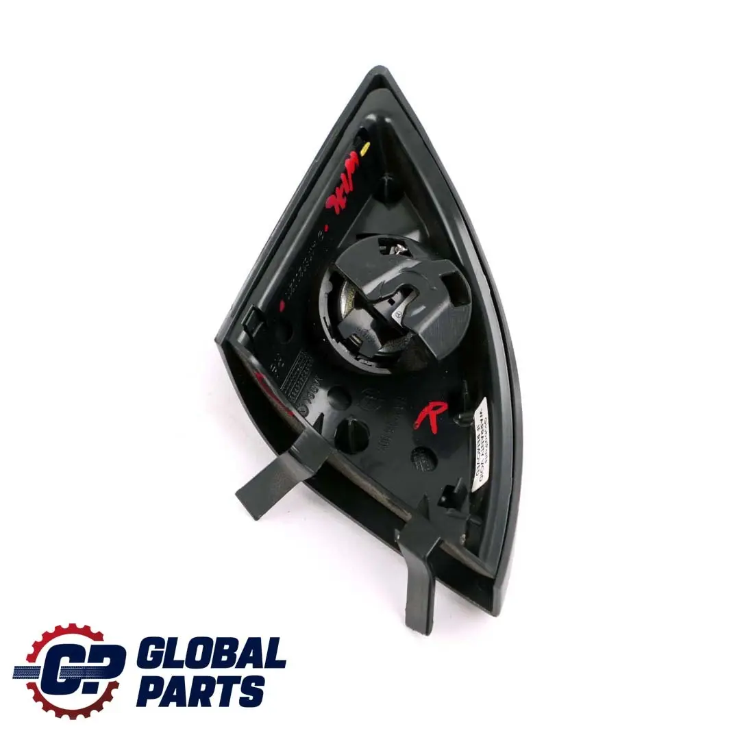 Mercedes-Benz W176 Destra Interno Triangolo Porta per con numero di parte A1767200211 Mercedes-Benz W176 Destra Interno Triangolo Porta - SKU A1767200211 - Numero di parte A1767200211