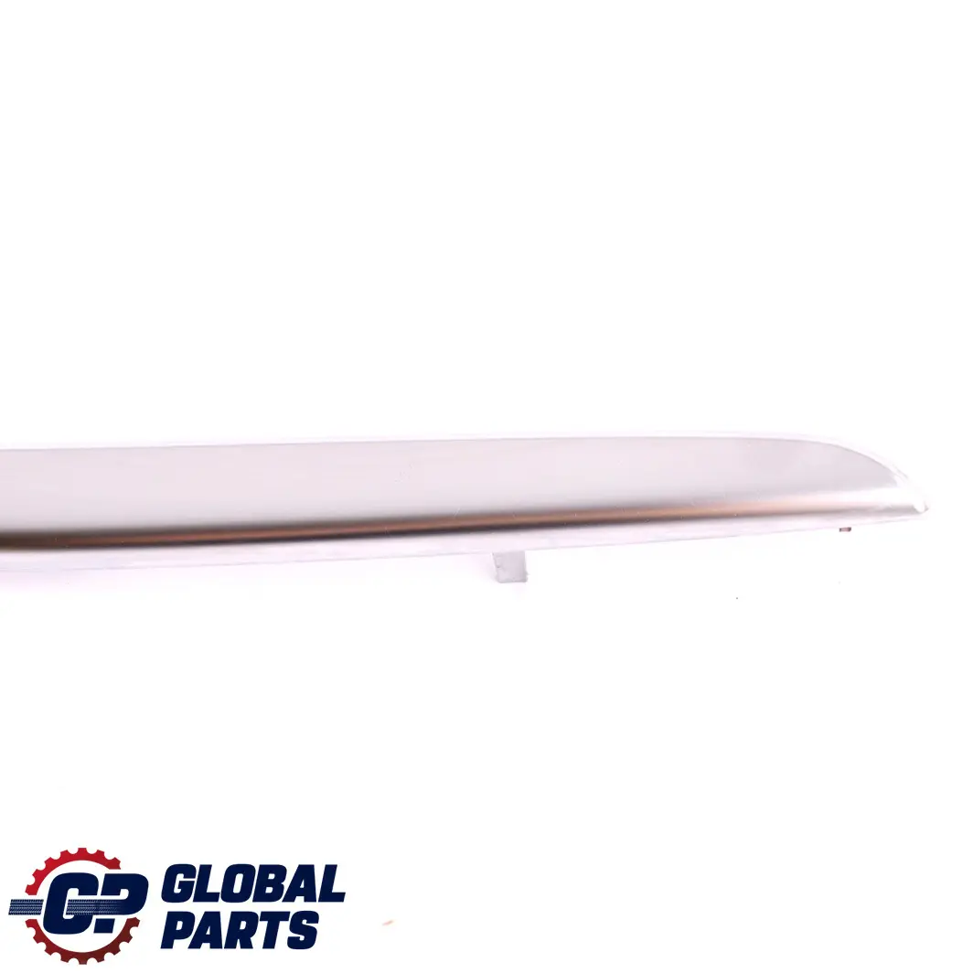 Porta anteriore sinistra Bracciolo Striscia Trim Cromo per Mercedes A W176 con numero di parte A1767200922 Mercedes A W176 Porta anteriore sinistra Bracciolo Striscia Trim Cromo - SKU A1767200922 - Numero di parte A1767200922