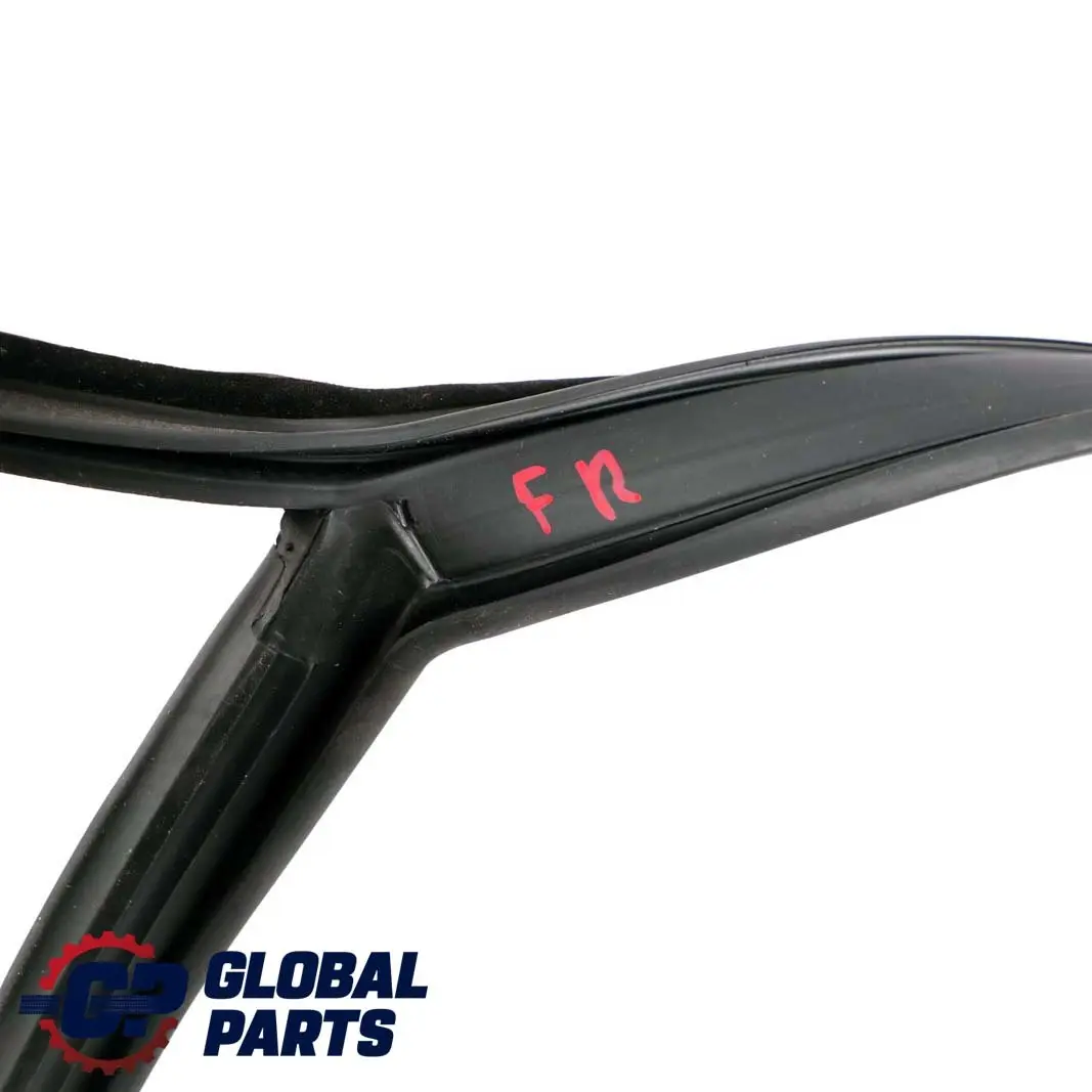 Delantero Derecho Puerta Sello Sellado Ventana para Mercedes W176 con número de pieza A1767251200 Mercedes W176 Delantero Derecho Puerta Sello Sellado Ventana - SKU A1767251200 - Número de pieza A1767251200