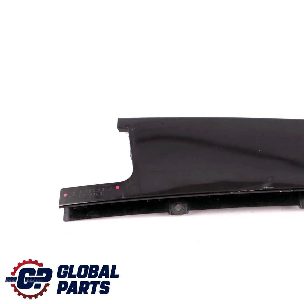 Parte trasera izquierda Embellecedor pilar puerta para Mercedes W176 con número de pieza A1767320100 Mercedes W176 Parte trasera izquierda Embellecedor pilar puerta - SKU A1767320100 - Número de pieza A1767320100