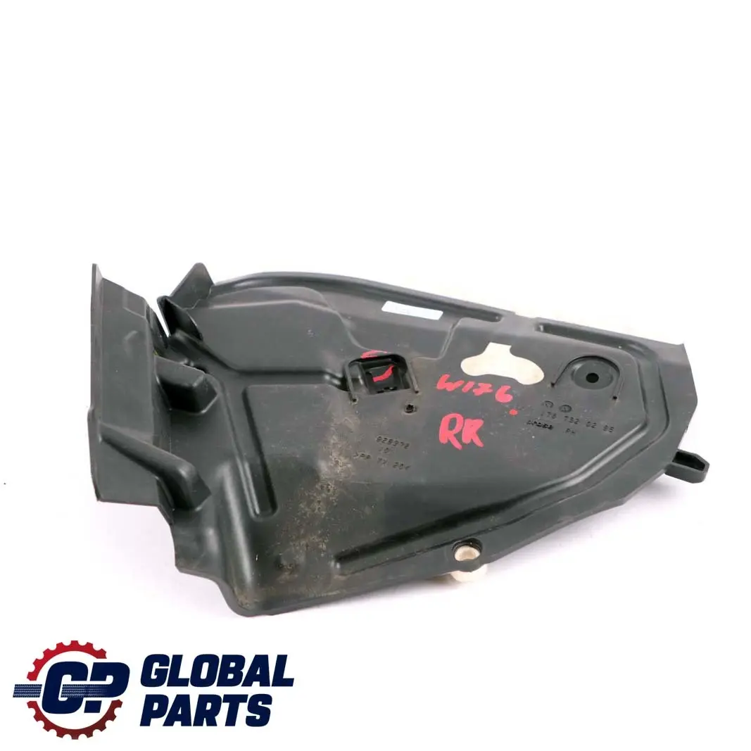 Porta Destra Scarico Acqua Coperchio Isolamento Porta per Mercedes W176 con numero di parte A1767320295 Mercedes W176 Porta Destra Scarico Acqua Coperchio Isolamento Porta - SKU A1767320295 - Numero di parte A1767320295