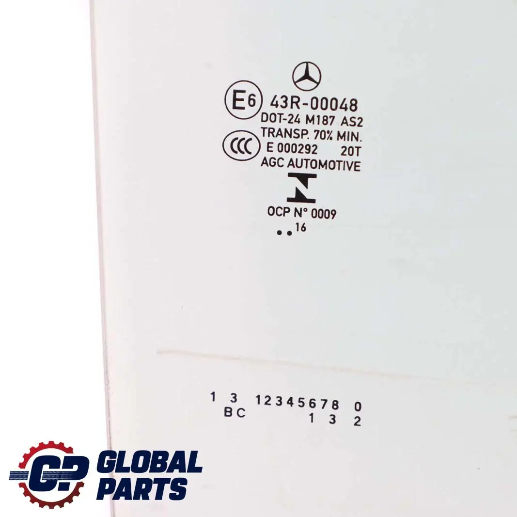 Porta Posteriore Destra O/S Vetro Pane AS2 per Mercedes W176 con numero di parte A1767350400 Mercedes W176 Porta Posteriore Destra O/S Vetro Pane AS2 - SKU A1767350400 - Numero di parte A1767350400