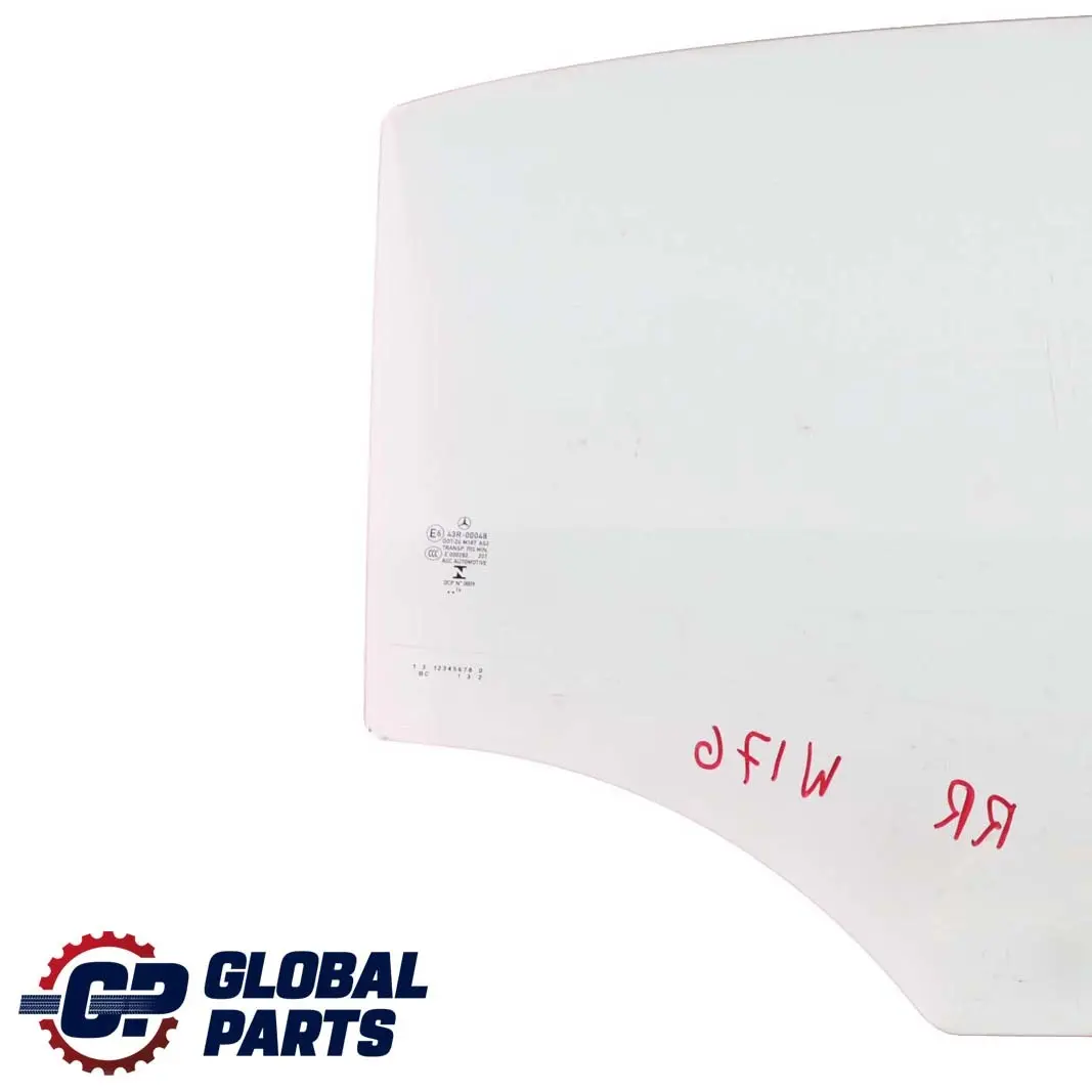 Porta Posteriore Destra O/S Vetro Pane AS2 per Mercedes W176 con numero di parte A1767350400 Mercedes W176 Porta Posteriore Destra O/S Vetro Pane AS2 - SKU A1767350400 - Numero di parte A1767350400