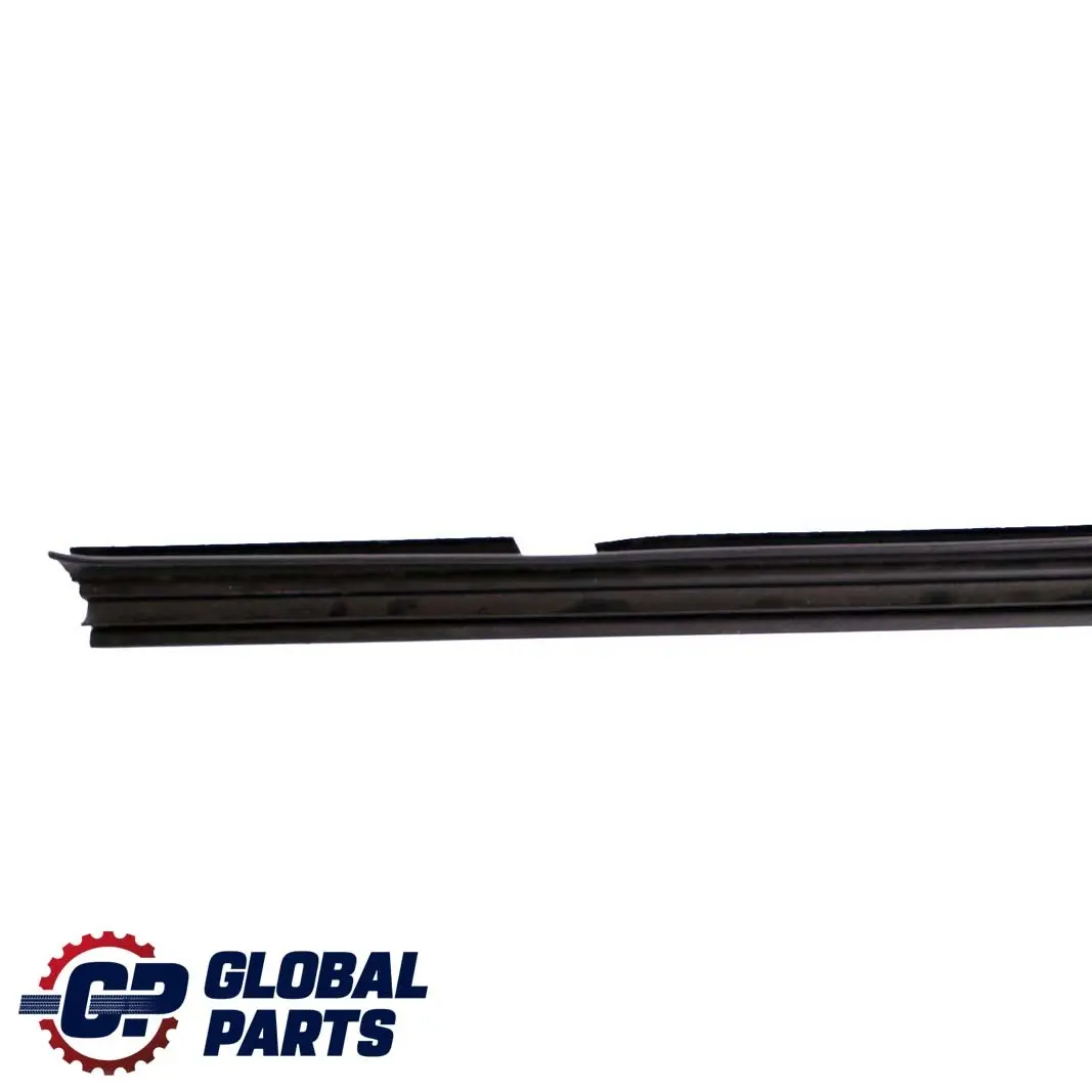 Arrière Gauche Rail Fenêtre Joint Etanchéité Bande pour Mercedes W176 à propos du numéro de pièce A1767351300 Mercedes W176 Arrière Gauche Rail Fenêtre Joint Etanchéité Bande - SKU A1767351300 - Numéro de pièce A1767351300