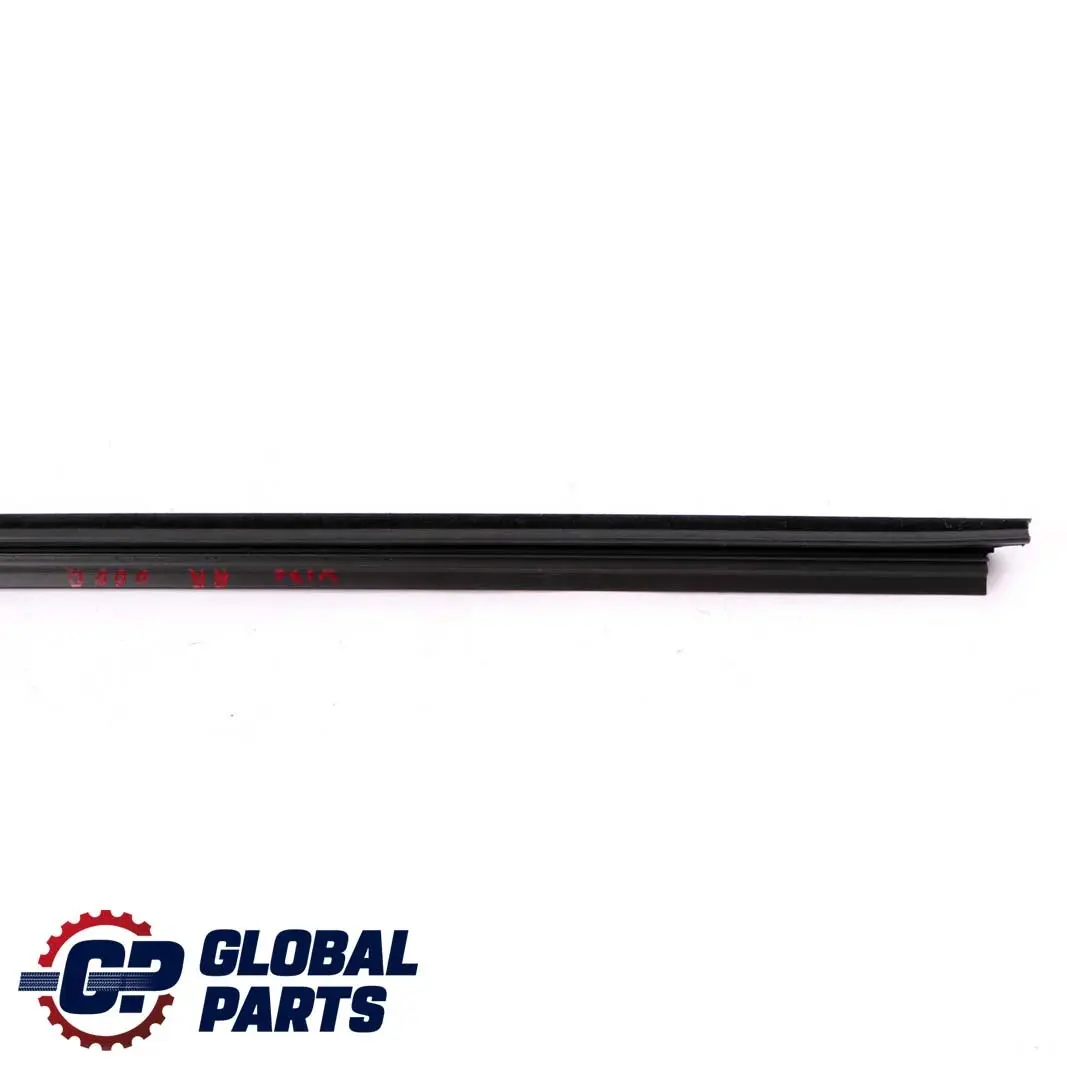 Tira Sellado Riel De Ventana Trasera Derecha para Mercedes W176 con número de pieza A1767351400 A 176 735 05 65 Mercedes W176 Tira Sellado Riel De Ventana Trasera Derecha - SKU A1767351400 - Número de pieza A1767351400 A 176 735 05 65