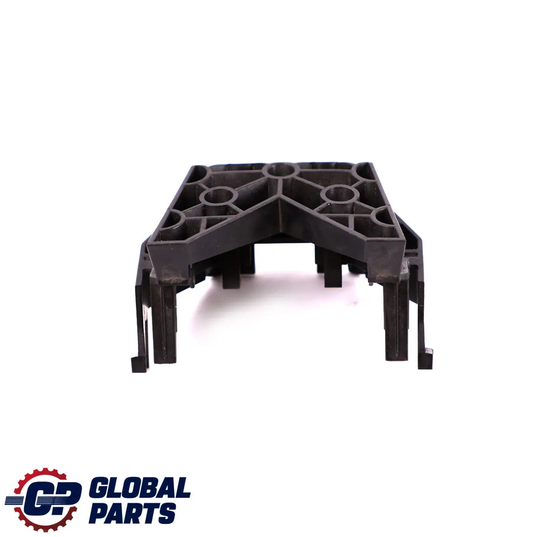 Mercedes W176 Support De Fixation De La Coiffe De La Poignée De Porte Avant - SKU A1767670000 - Numéro de pièce A1767670000