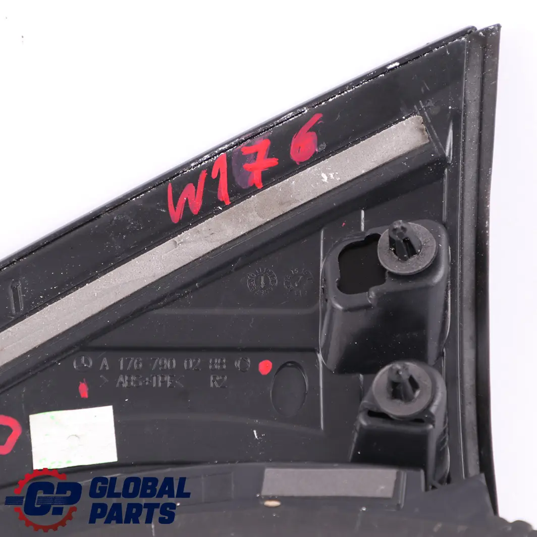 alerón trasero del maletero derecho de montaje lateral para Mercedes W176 con número de pieza A1767900288 Mercedes W176 alerón trasero del maletero derecho de montaje lateral - SKU A1767900288 - Número de pieza A1767900288