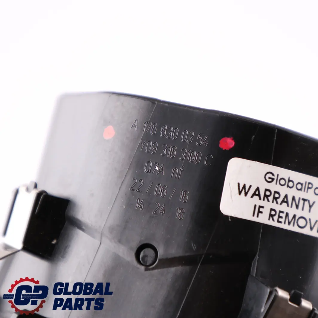 Tableau de bord Fascia Central Buse d'aération pour Mercedes W176 à propos du numéro de pièce A1768300354 Mercedes W176 Tableau de bord Fascia Central Buse d'aération - SKU A1768300354 - Numéro de pièce A1768300354