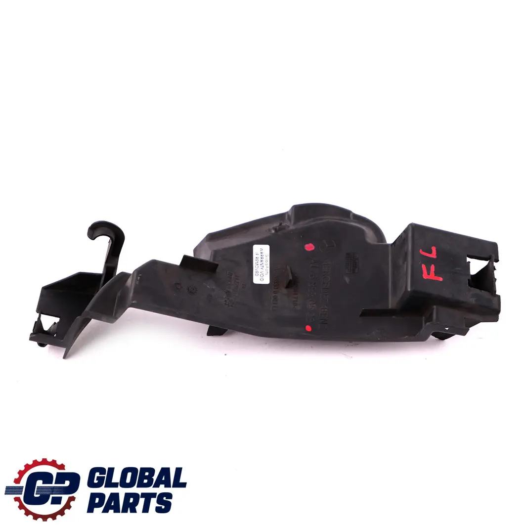 Condotto aria aspirazione griglia radiatore sinistra per Mercedes W176 con numero di parte A1768880538 Mercedes W176 Condotto aria aspirazione griglia radiatore sinistra - SKU A1768880538 - Numero di parte A1768880538