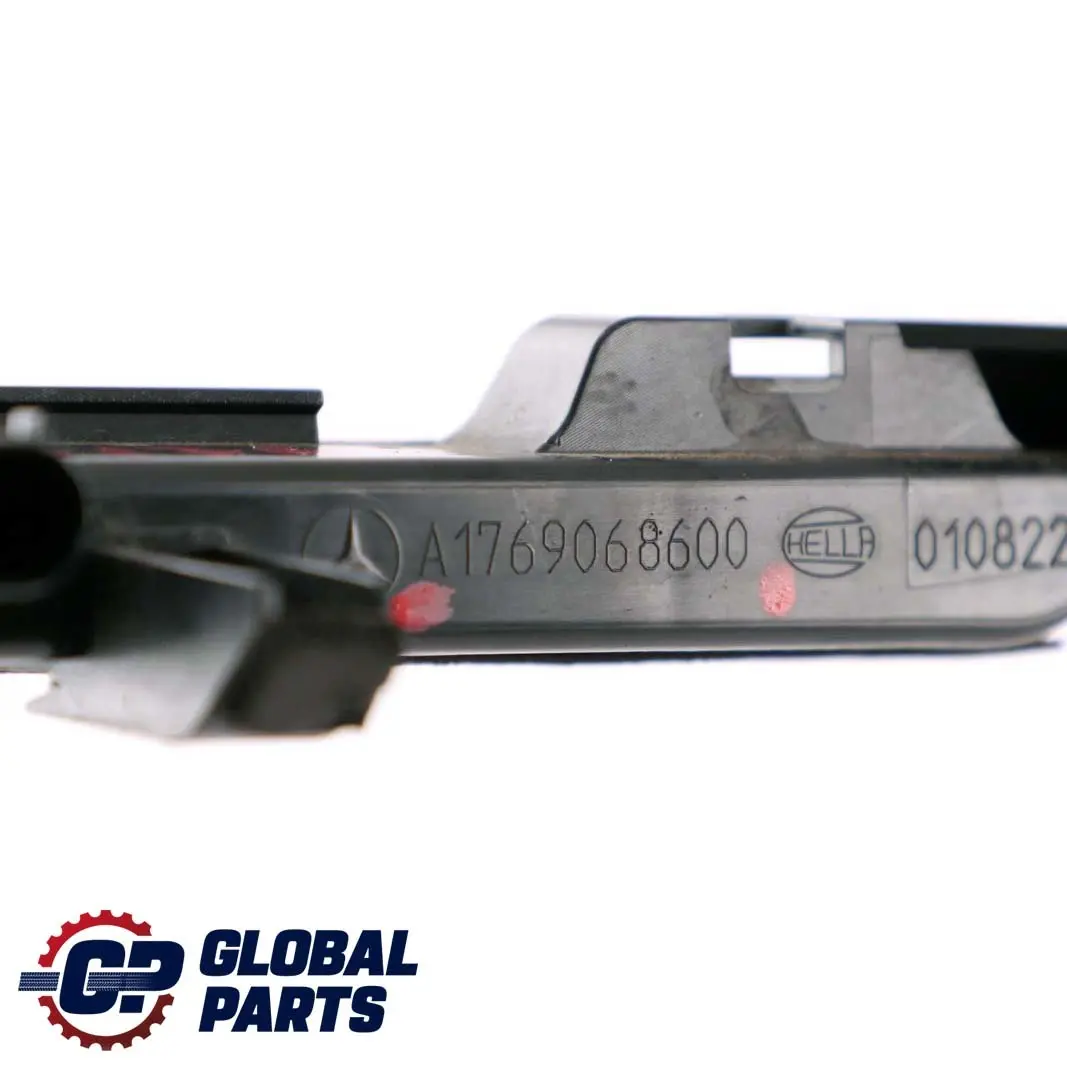 Feu arrière additionnel de stop pour Mercedes A W176 à propos du numéro de pièce A1769068600 Mercedes A W176 Feu arrière additionnel de stop - SKU A1769068600 - Numéro de pièce A1769068600
