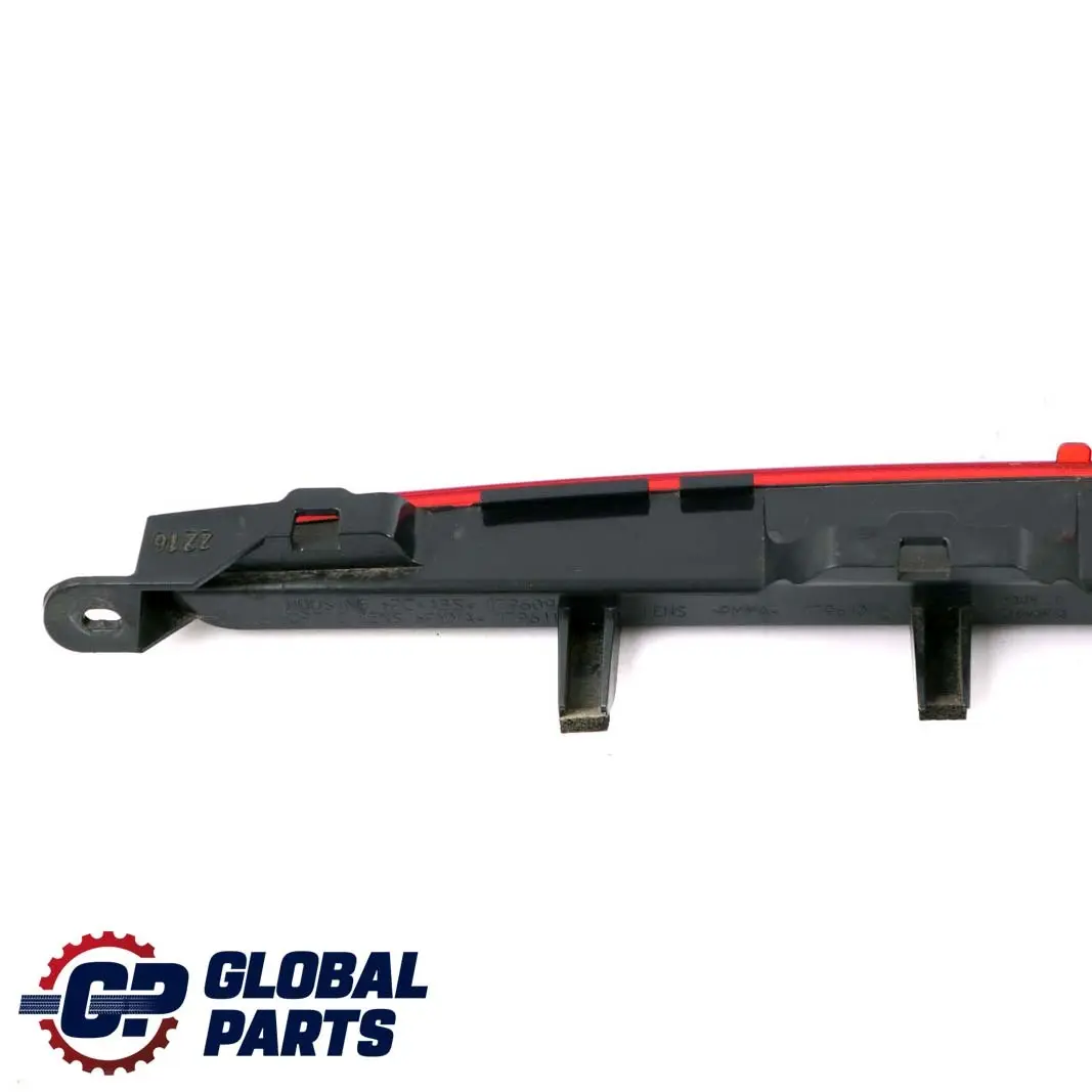 Tercera luz de freno trasera adicional Luz para Mercedes A W176 con número de pieza A1769068600 Mercedes A W176 Tercera luz de freno trasera adicional Luz - SKU A1769068600 - Número de pieza A1769068600