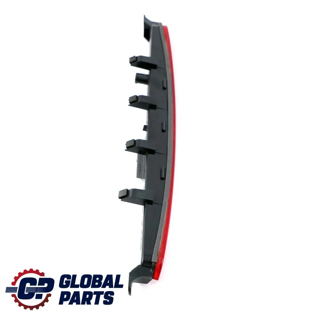 Feu arrière additionnel de stop pour Mercedes A W176 à propos du numéro de pièce A1769068600 Mercedes A W176 Feu arrière additionnel de stop - SKU A1769068600 - Numéro de pièce A1769068600