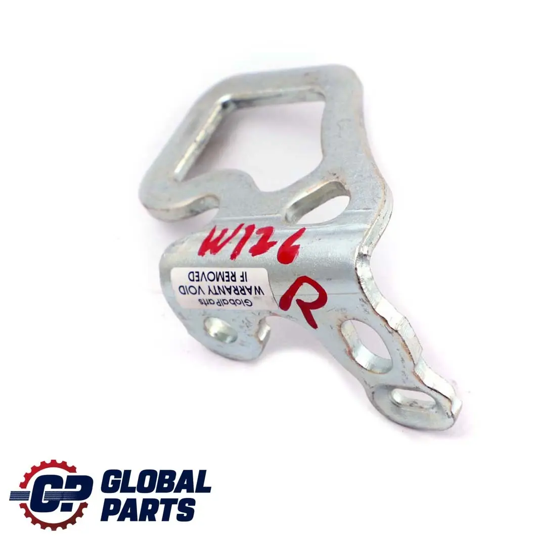 Mercedes W176 C117 Asiento trasero derecho Gancho de montaje del respaldo Clip - SKU A1769200100 - Número de pieza A1769200100