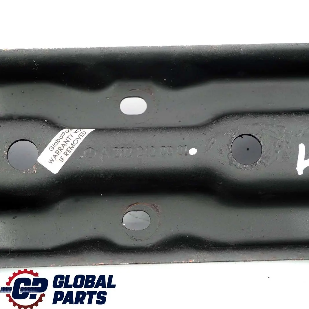  Mercedes-Benz Classe CLK W202 W208 Arriere Moteur Support - SKU A2022420901 - Numéro de pièce A2042420501