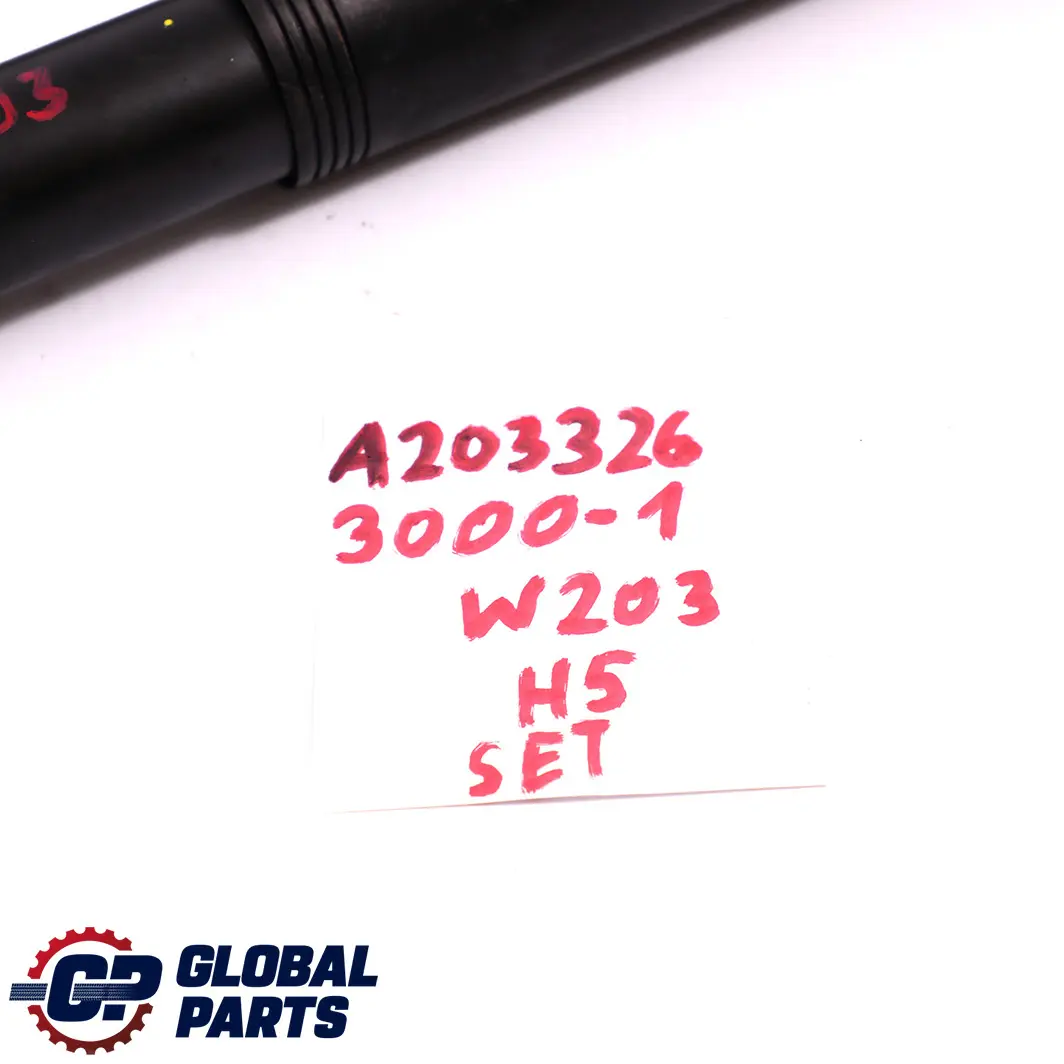 Posteriore Sinistra Destra Ammortizzatore Molla Puntone per Mercedes W203 Berlina con numero di parte A2033263000 Mercedes W203 Berlina Posteriore Sinistra Destra Ammortizzatore Molla Puntone - SKU A2033263000-1 - Numero di parte A2033263000