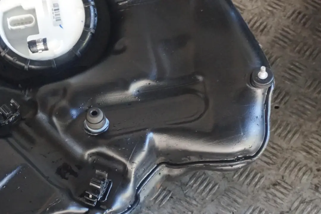 Clase C W203 Diesel Depósito de combustible completo 62L para Mercedes con número de pieza A2034707501 Mercedes Clase C W203 Diesel Depósito de combustible completo 62L - SKU A2034707501 - Número de pieza A2034707501