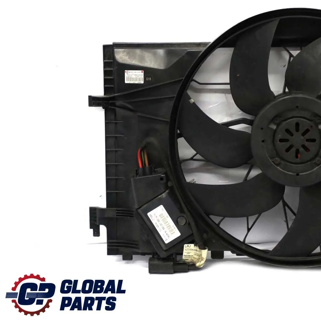 Radiateur De Refroidissement Mercedes W203 C209 Ventilateur A2035000193 pour à propos du numéro de pièce A2035000293 Radiateur De Refroidissement Mercedes W203 C209 Ventilateur A2035000193 - SKU A2035000293 - Numéro de pièce A2035000293