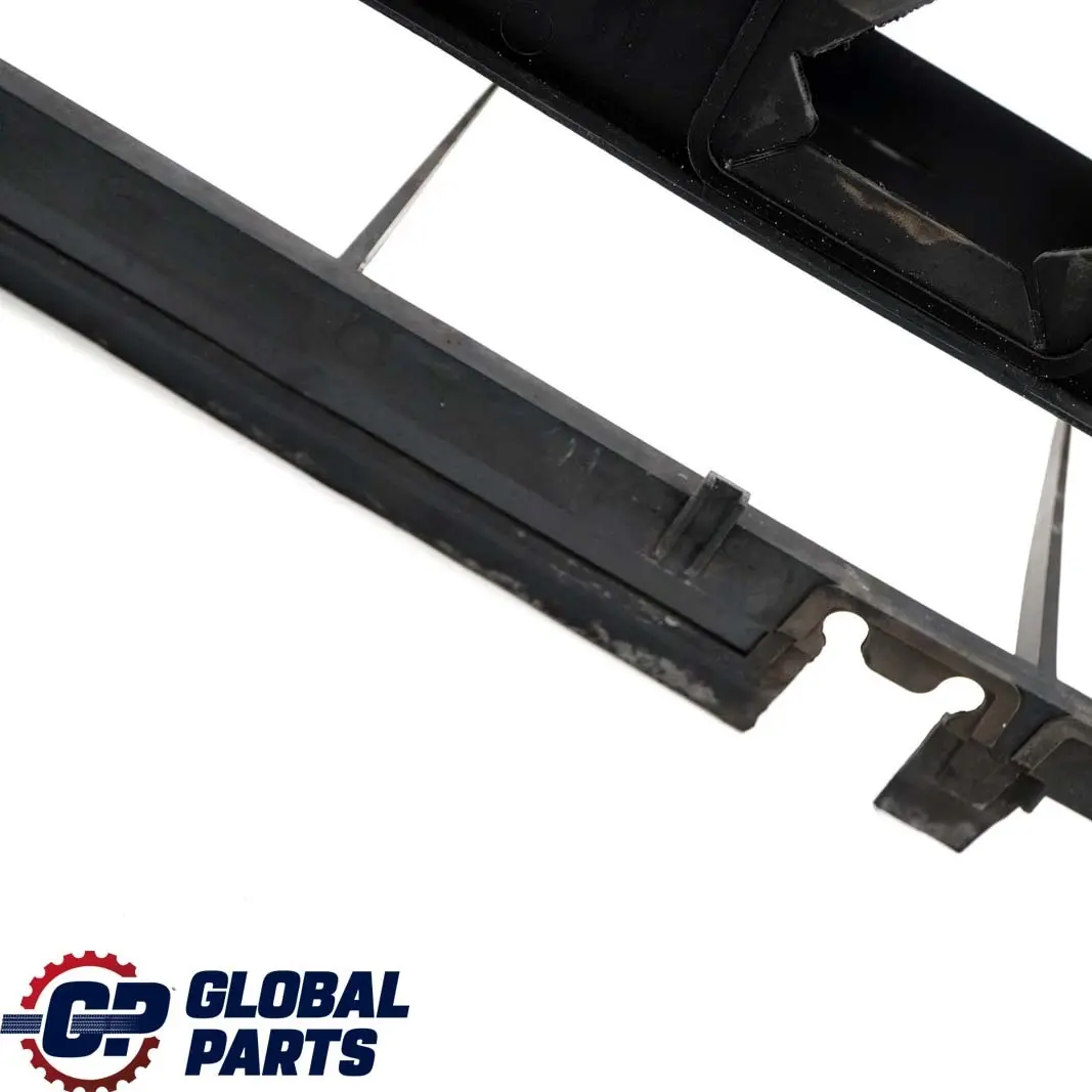 Conducto de canal de admisión de aire del radiador para Mercedes W203 con número de pieza A2035050230 Mercedes W203 Conducto de canal de admisión de aire del radiador - SKU A2035050230 - Número de pieza A2035050230