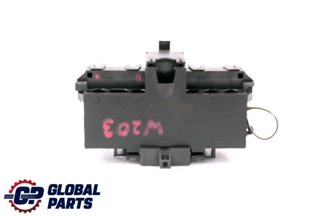 Class W203 W209 Battery Terminal Fuse Box pour Mercedes CLK à propos du numéro de pièce A2035450301 Mercedes CLK Class W203 W209 Battery Terminal Fuse Box - SKU A2035450301 - Numéro de pièce A2035450301