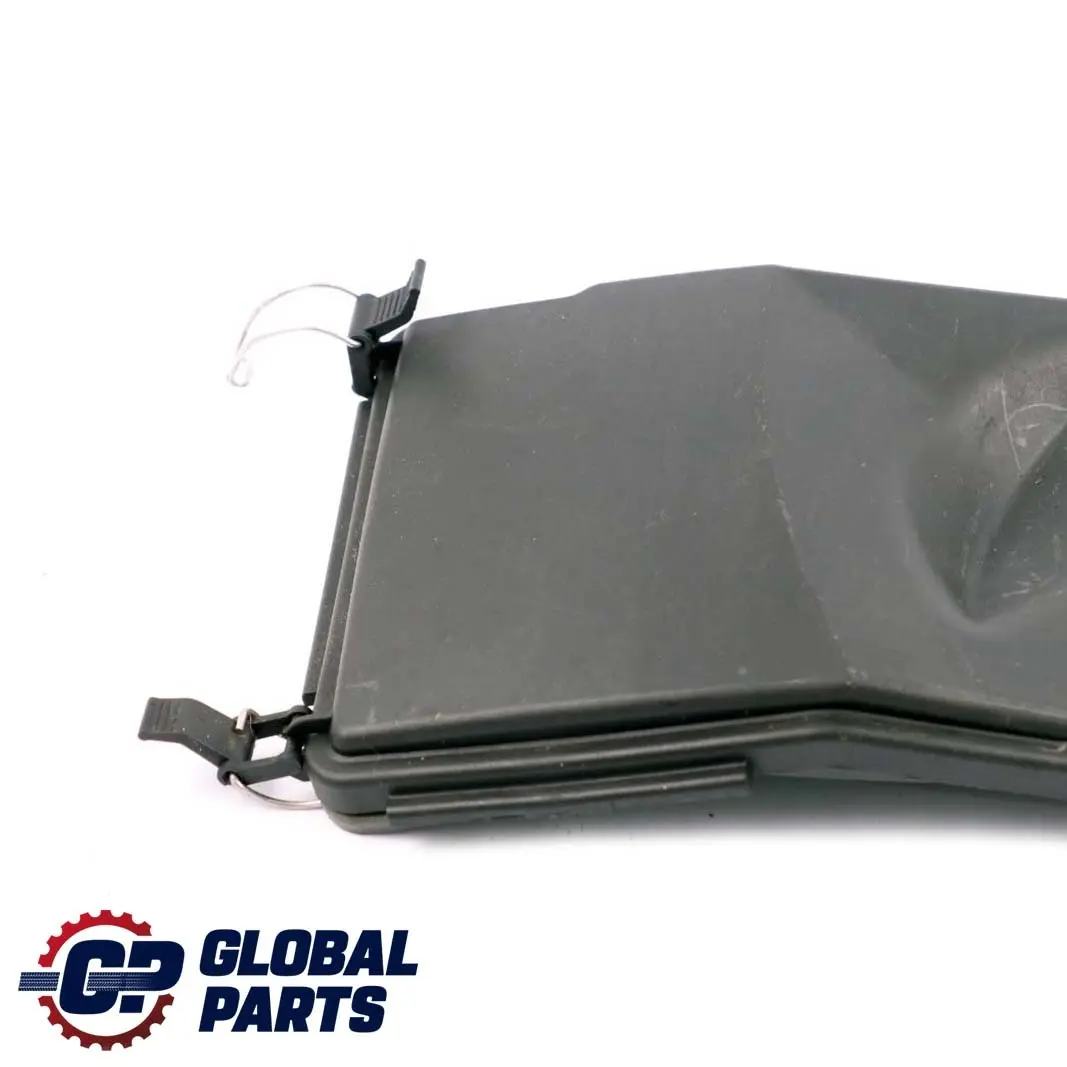 Mercedes-Benz CLK W203 C209 Capot Boite a Fusibles Cache / Capot pour à propos du numéro de pièce A2035450403 Mercedes-Benz CLK W203 C209 Capot Boite a Fusibles Cache / Capot - SKU A2035450403 - Numéro de pièce A2035450403