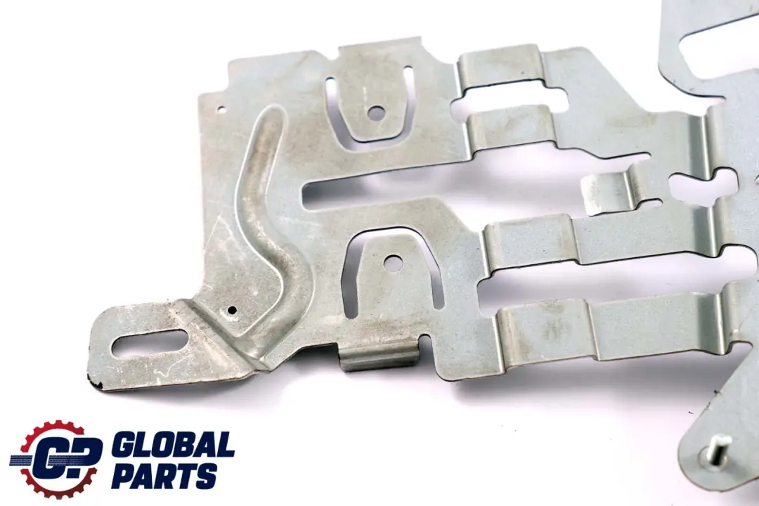 Mercedes-Benz C-Klasse W203 Halter Steuergerät für mit Teilenummer A2035456040 Mercedes-Benz C-Klasse W203 Halter Steuergerät - SKU A2035456040 - Teilenummer A2035456040